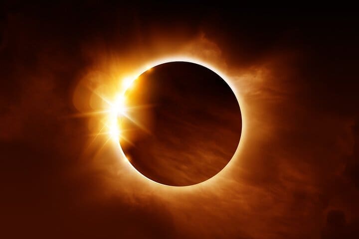 Tour de eclipse solar total en la península de Snæfellsnes con cena