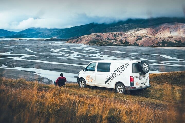 Tour de 13 días sin conductor con recogida – Explore Islandia – Autocaravana 4X4