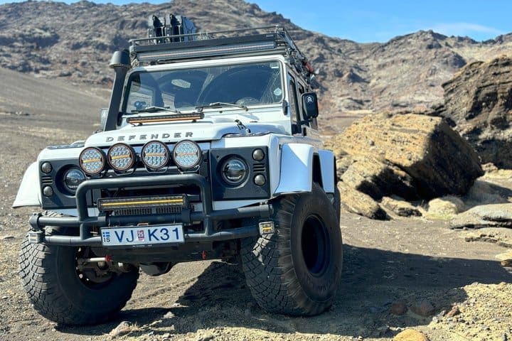 Tour nocturno en Súper Jeep 4×4 Golden Circle : aventura al sol de medianoche