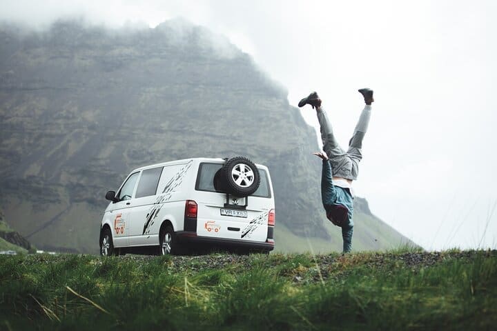 Tour de 7 días sin conductor con recogida – Westfjords y la costa oeste – 4×4 Campervan